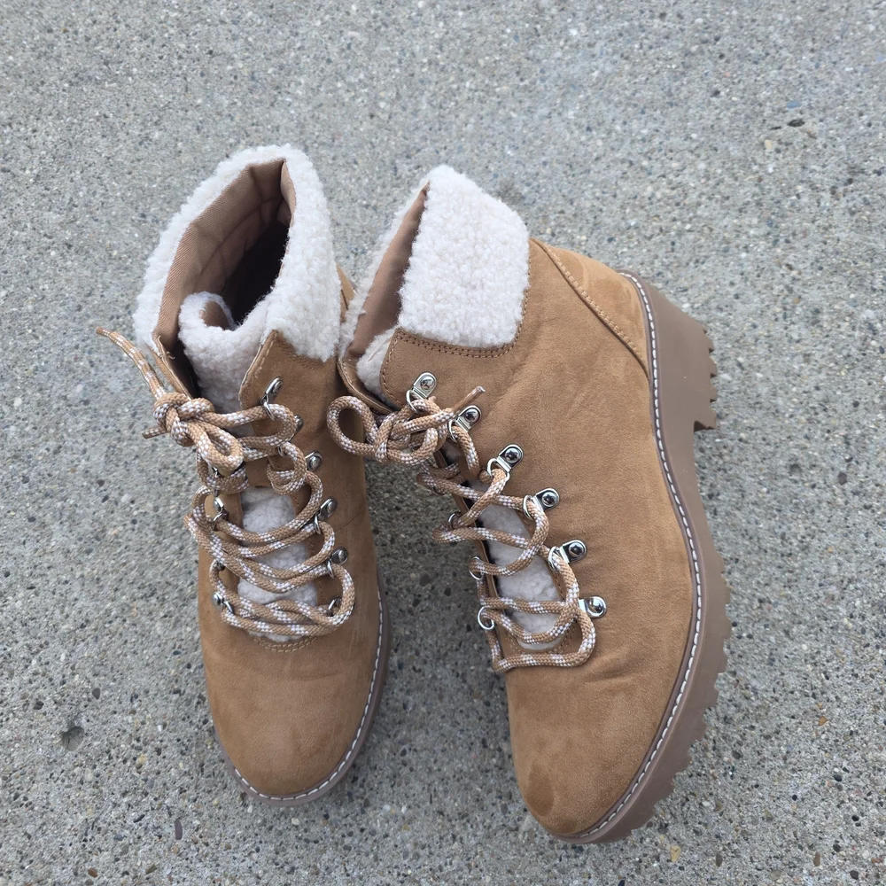Universal Threat Women's Tan Suede Ankle Boots Size 8.5
